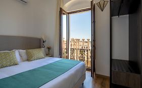 Coliseum Boutique Apartments